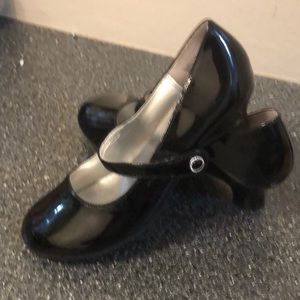 Black wet looks girl shoe